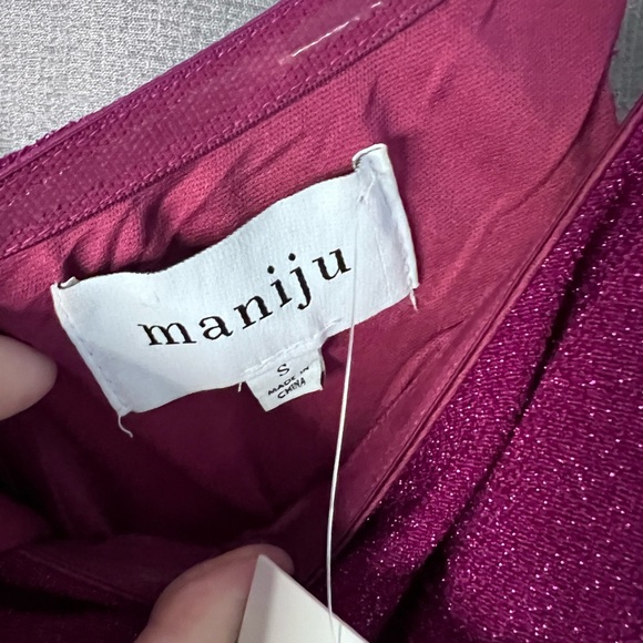 One shoulder, leg slit, shimmery crepe - Picture 3 of 4